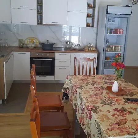 Lodge Bujtina Lugina E Vjoses