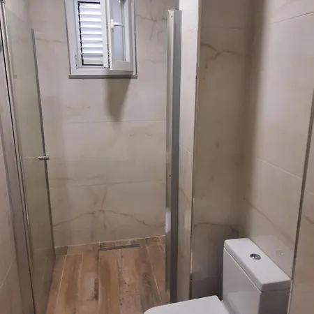 Chata Bujtina Lugina E Vjoses