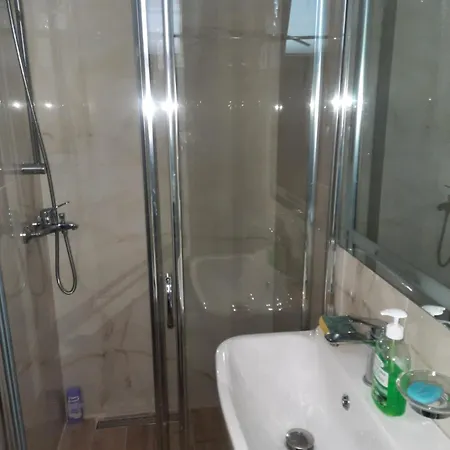 Chata Bujtina Lugina E Vjoses