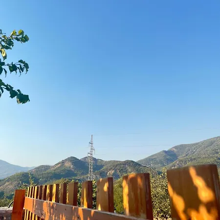 Bujtina Lugina E Vjoses 롯지